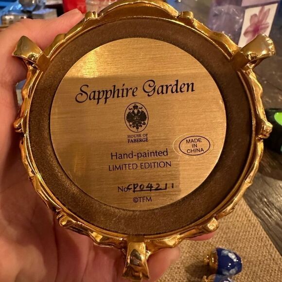 HOUSE OF FABERGE- Sapphire Garden Hand Painted Porcelain 8 piece Eggs limited ed - Picture 4 of 8